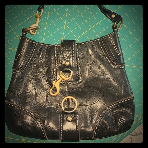Ladies coach shoulder bag - Picture 1 of 6